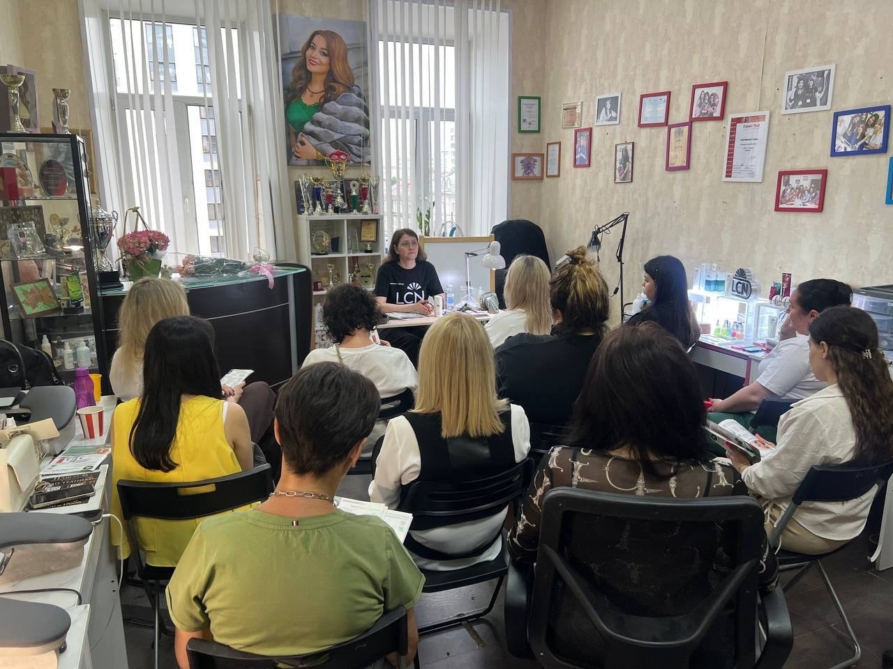К нам приезжает "Филипп Киркоров" ногтевого сервиса!