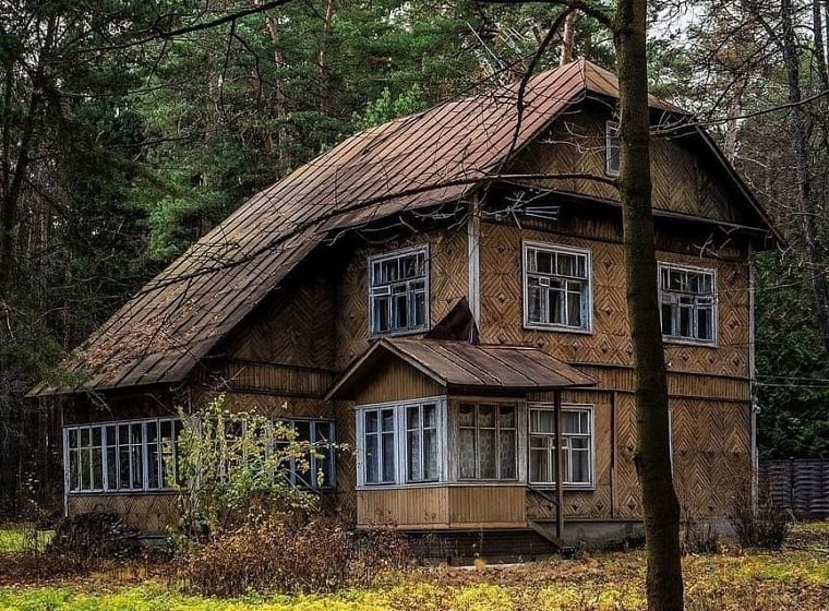 Экскурсия «Переделкино: между двуглавым орлом и рубиновой звездой»