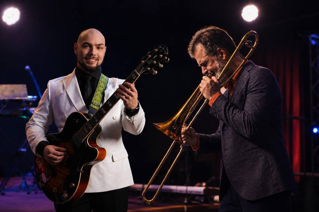 Евгений Белин и Никита Злобин. Roll Over Bossa Nova