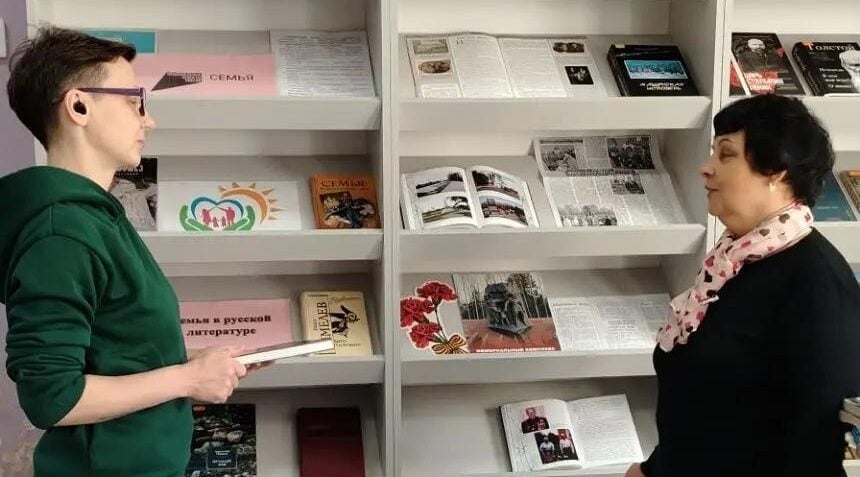 Обзор у книжной выставки «Хацунь – сестра Хатыни»