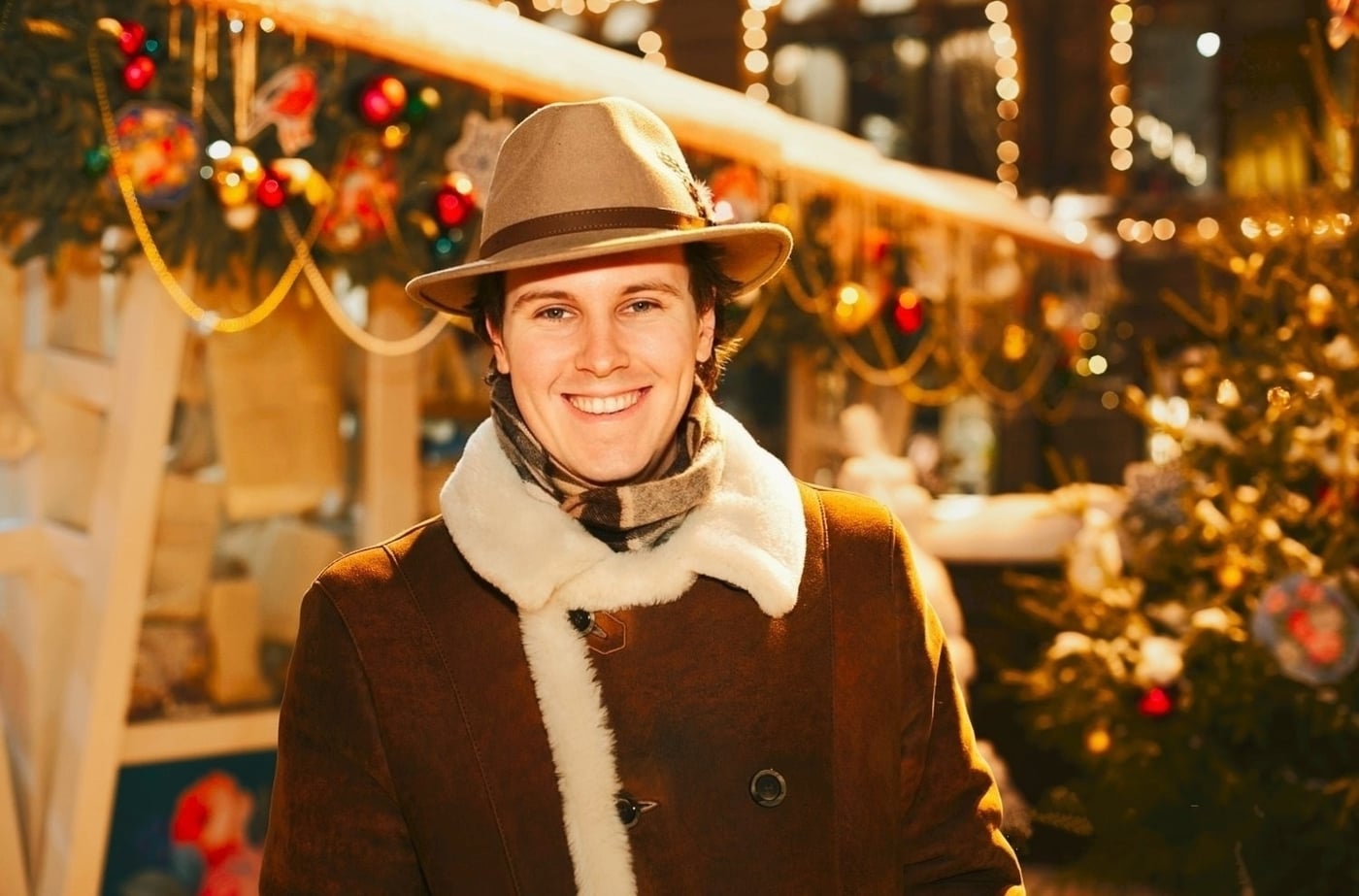 Алекс Абра: It's the Most Wonderful Time of the Year