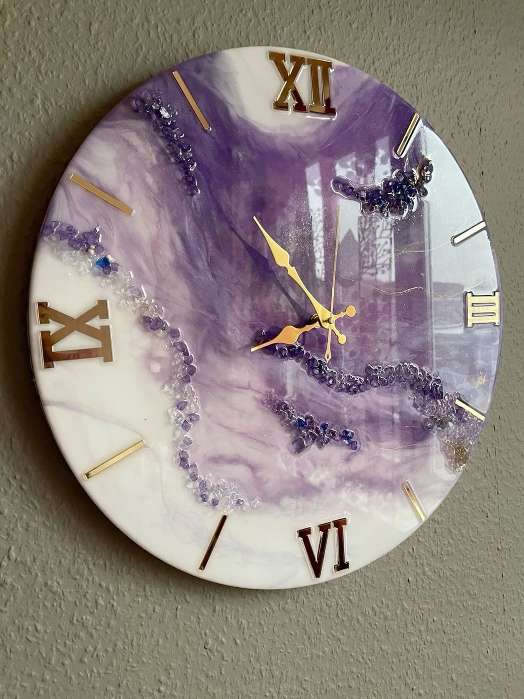 Мастер-класс ЧАСЫ С ДЕКОРОМ ЭПОКСИДНОЙ СМОЛОЙ в технике «RESIN ART»