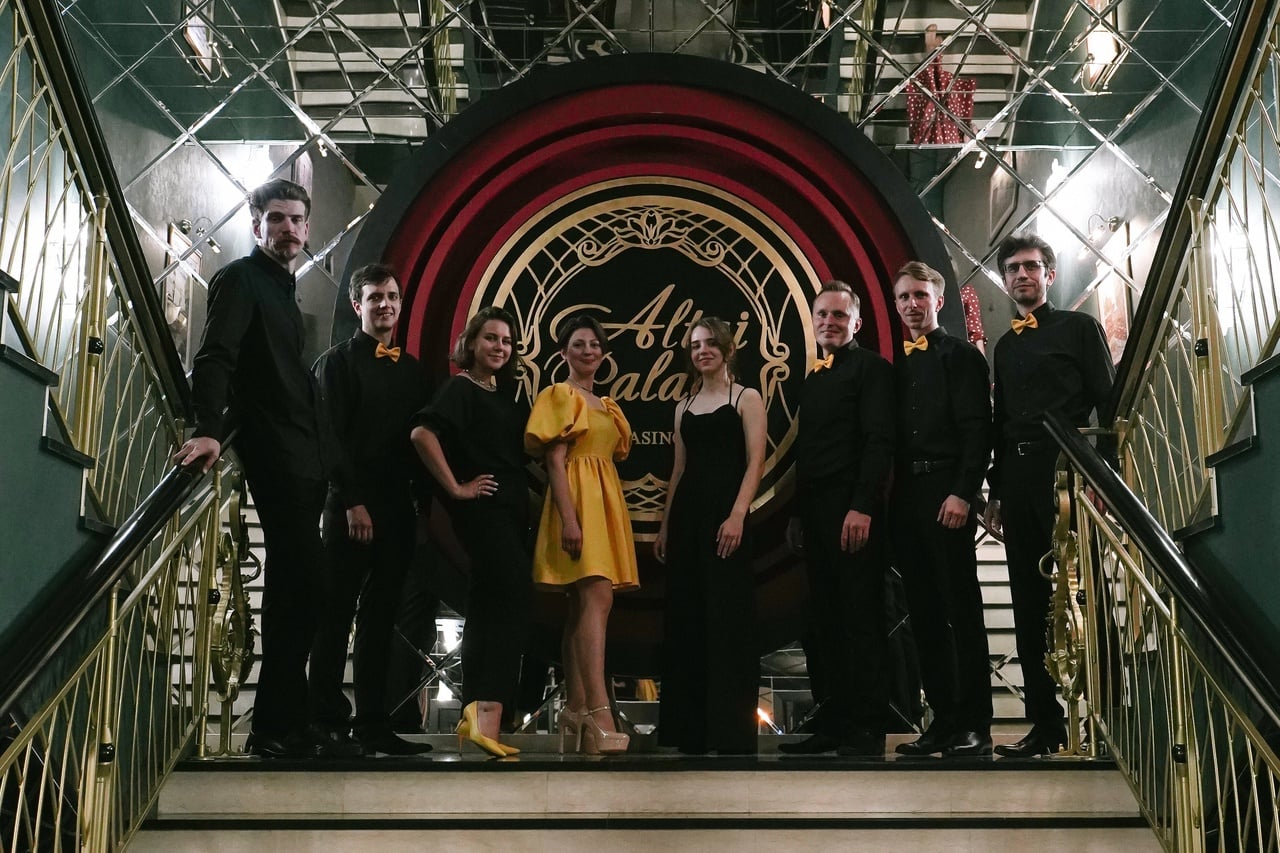Vinyl Band