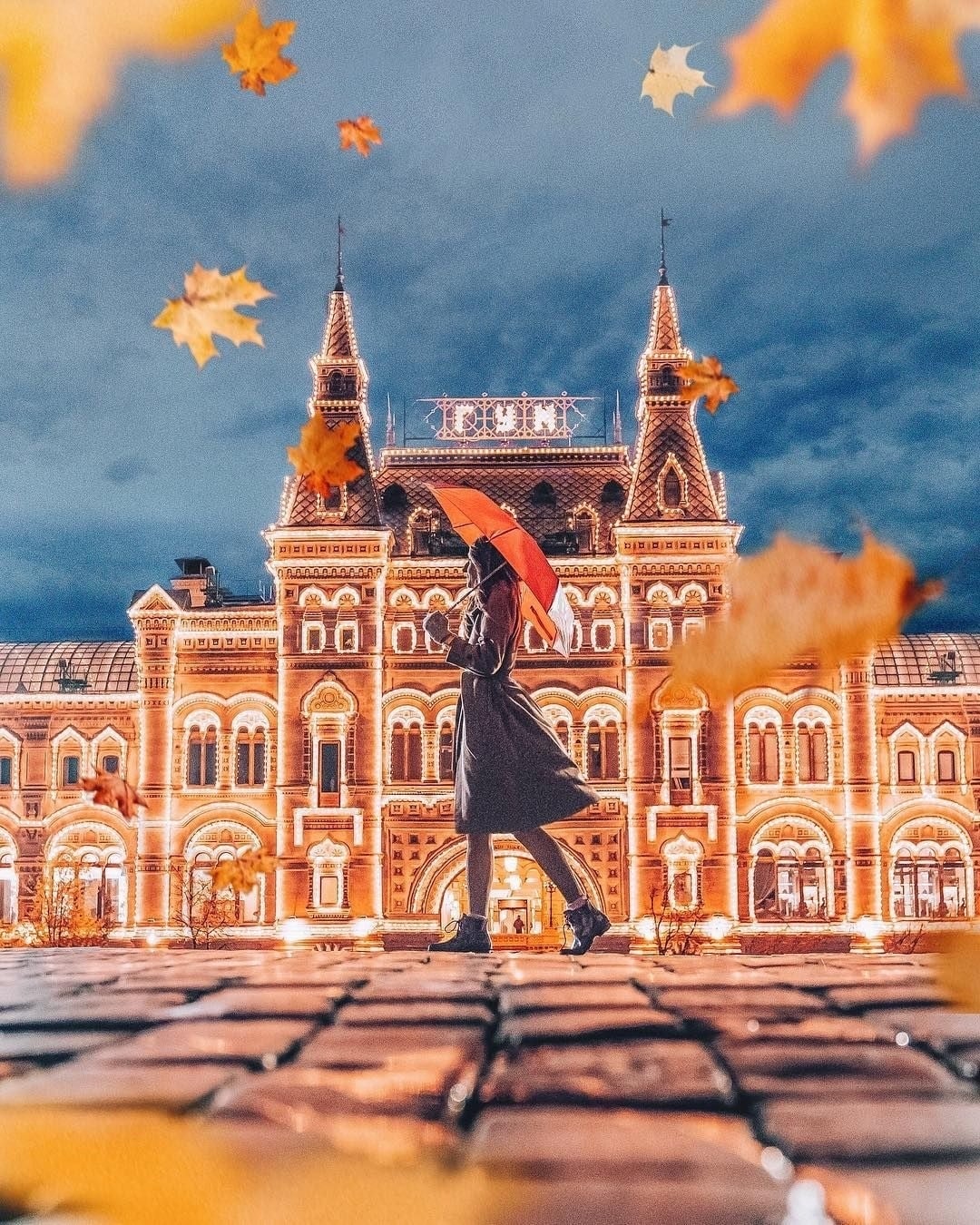 "ПРИГЛАШАЕМ ВАС В... ГУМ" 10+