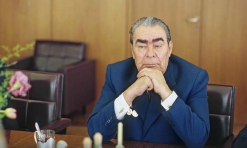 Из книги Леонида Млечина "Брежнев"