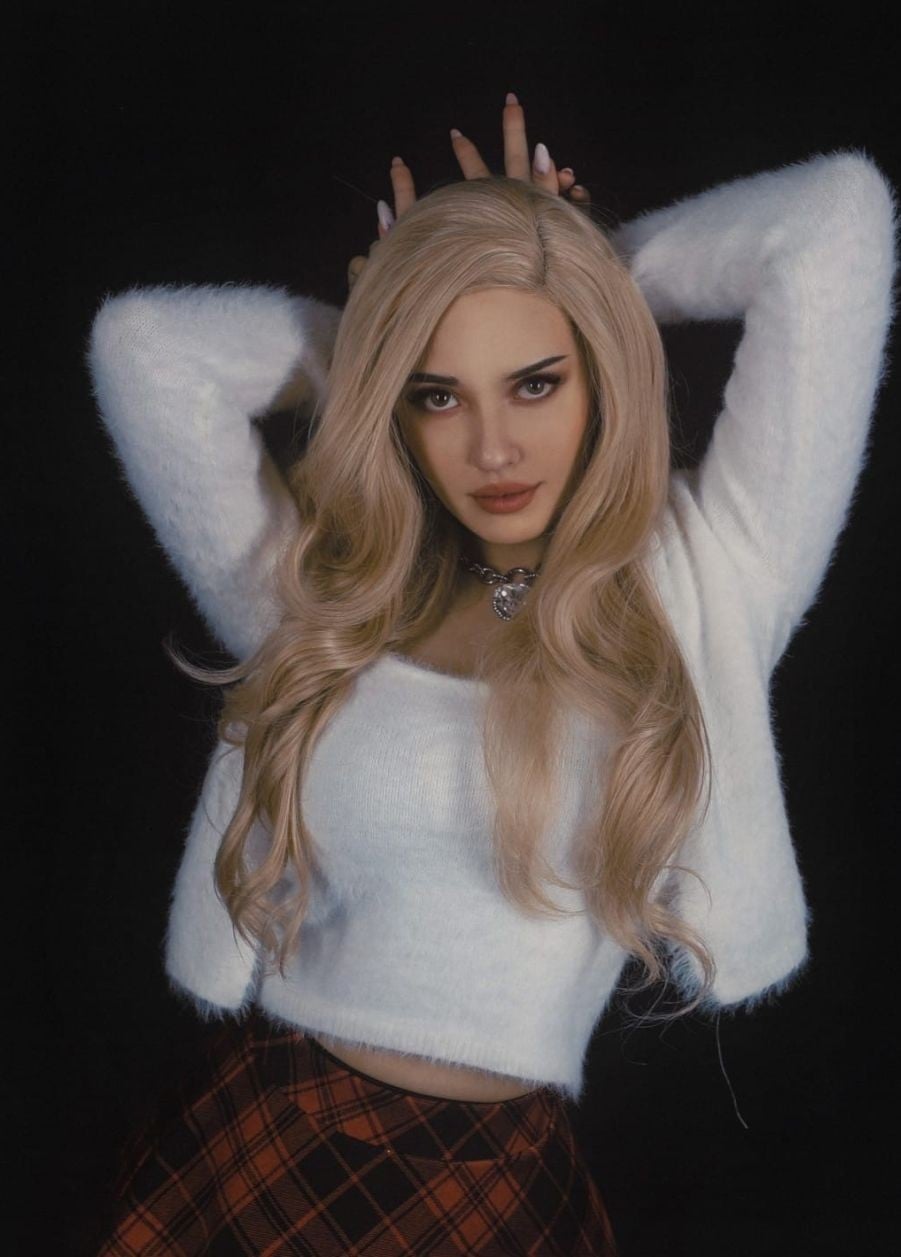Dead Blonde