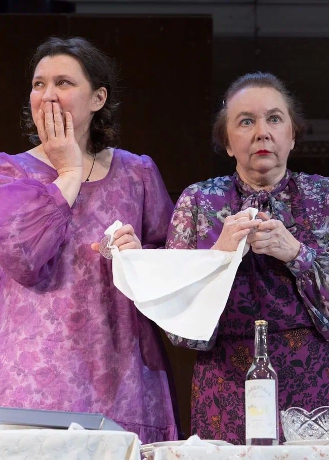 Спектакль «Под одной крышей»