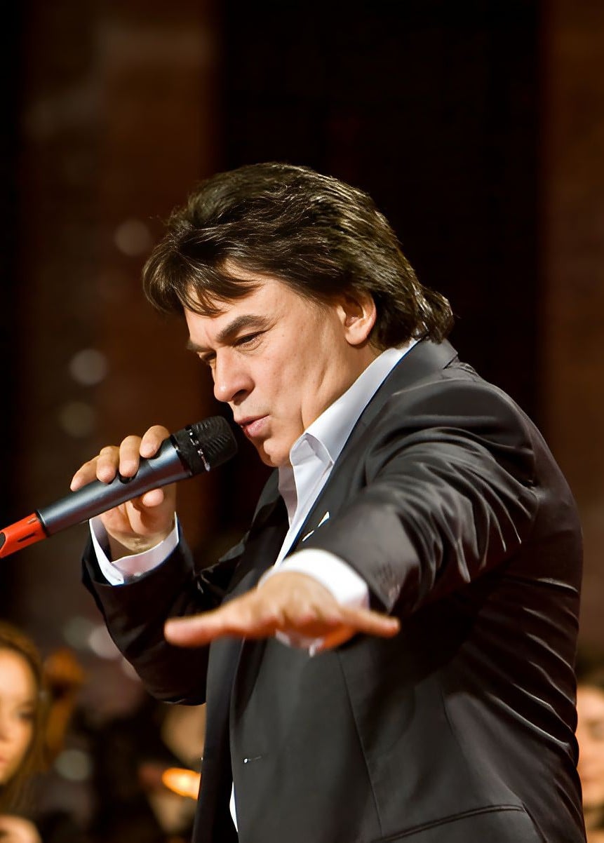 Александр Серов