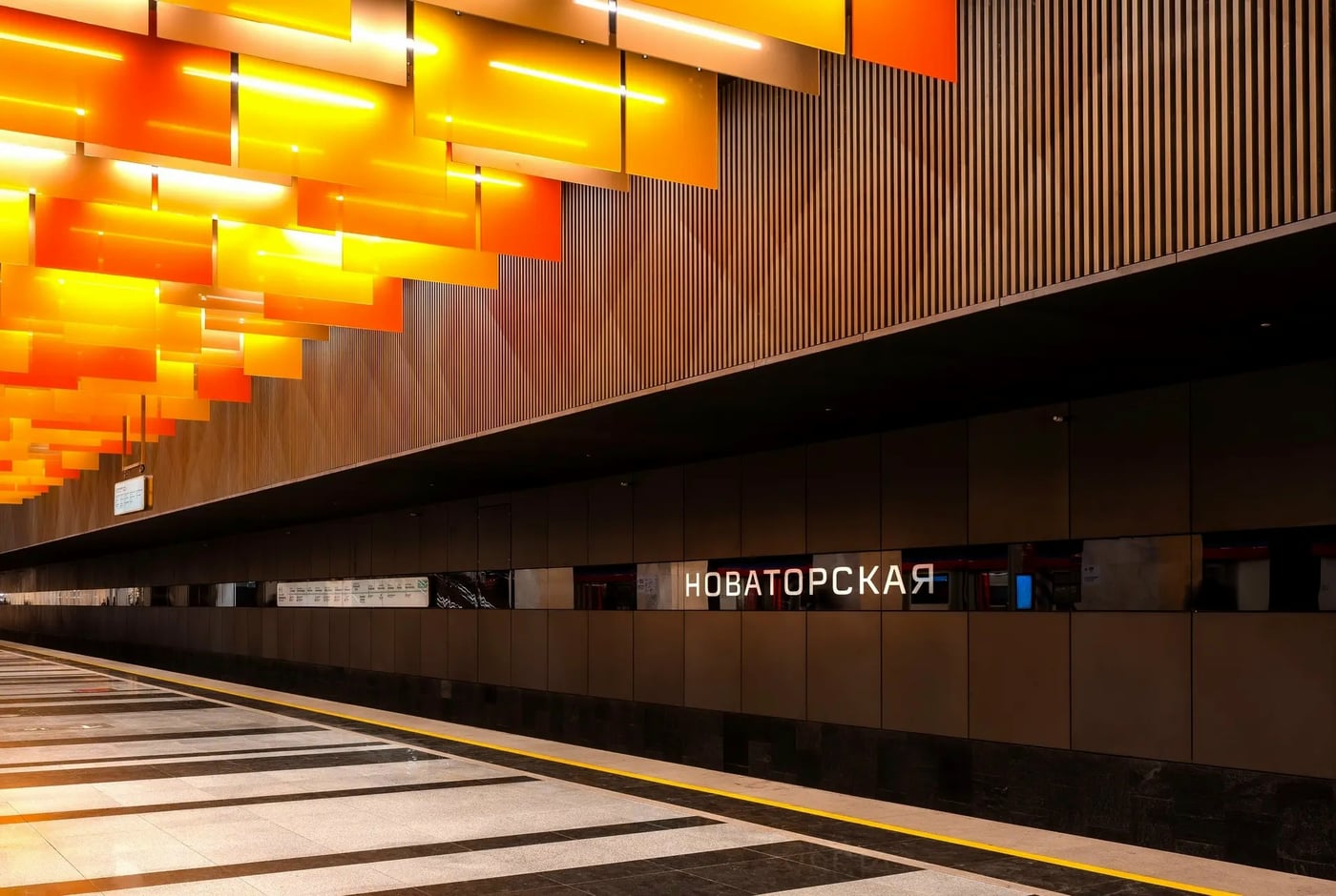 В московском метро открылись 2 художественные выставки. Они находятся