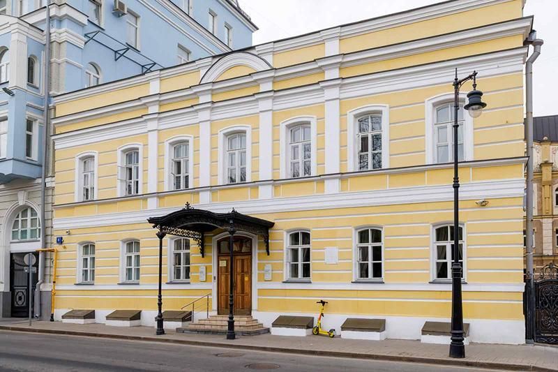 У “Знамени” как доблестный солдат. Презентация книги Е.Р. Мушкиной