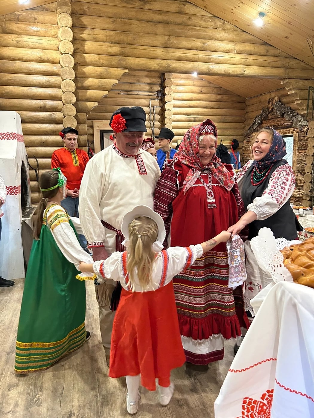 ФОЛЬКЛОРНО-ГАСТРОНОМИЧЕСКИЙ ТЕАТР «БРЯНСКАЯ СВАДЬБА»