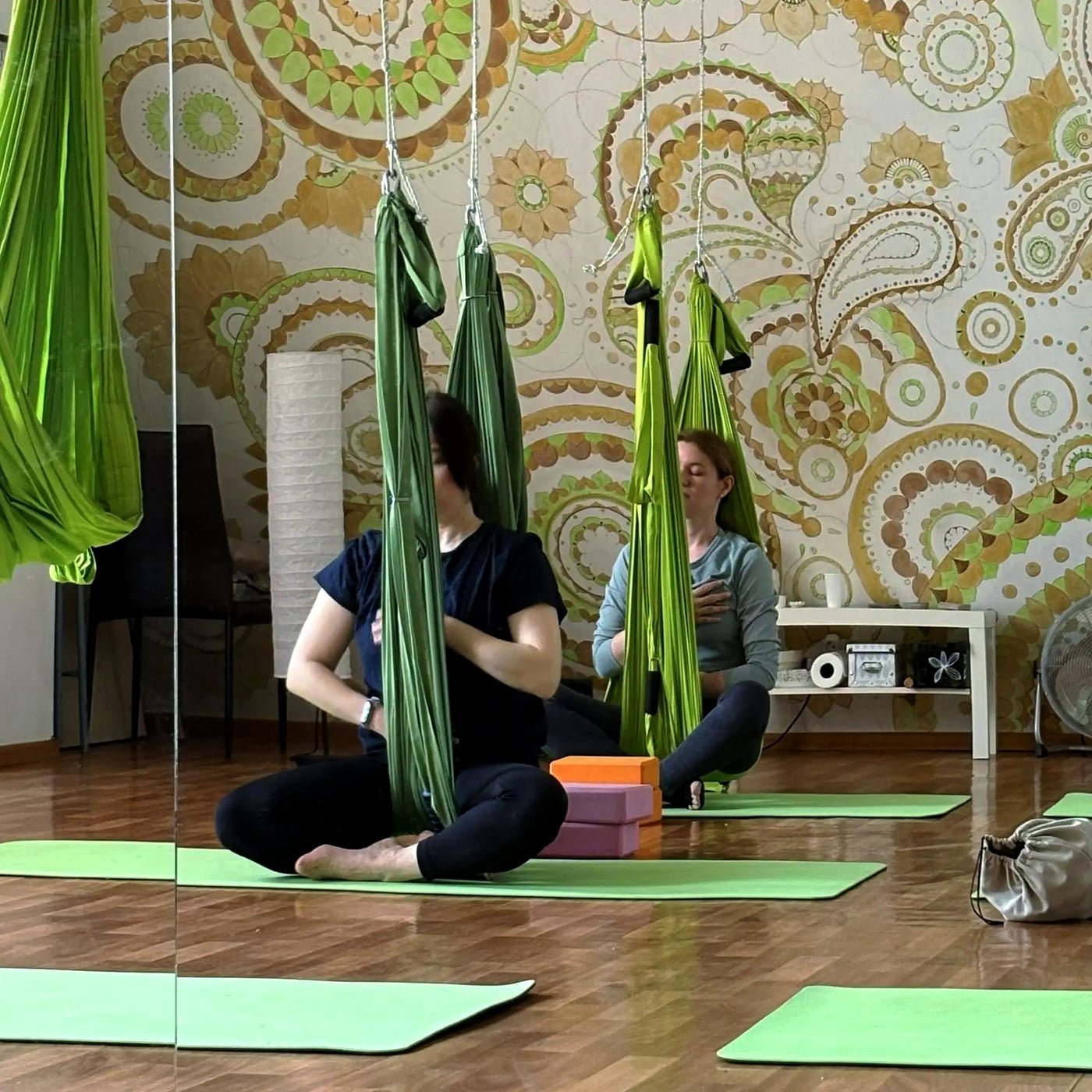 Fly yoga терапия по средам в 18:30